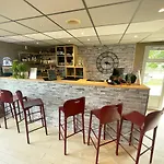 Hotel Roissy 3*