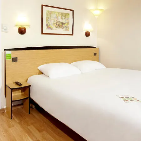 Witz Roissy מלון