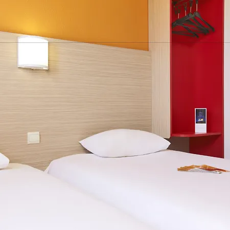 Hotel Roissy 3*