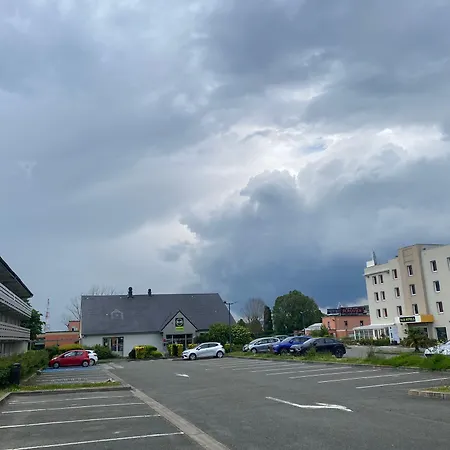 Hotel Roissy 3*
