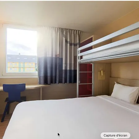 Hotel Roissy 3*