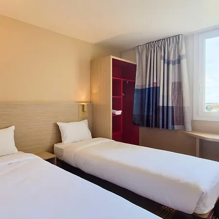 Hotel Roissy 3*