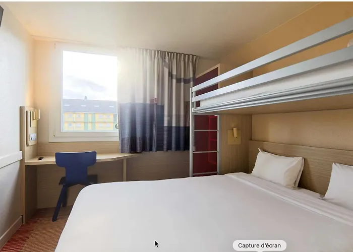 Hotel Roissy 3*